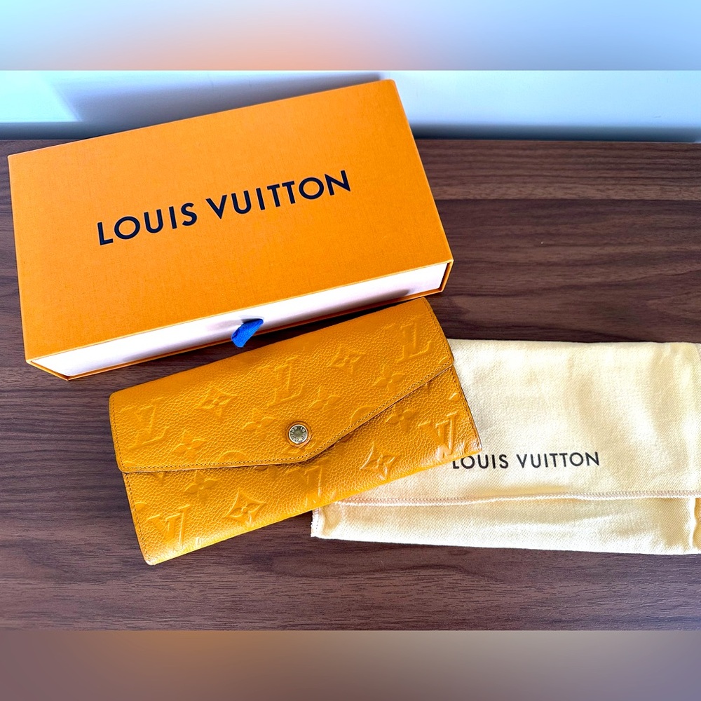 Full Inclusion Auth Louis Vuitton Sarah Monogram Empriente w/matching Pochette